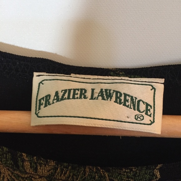 MUST GO Dark Floral Stretchy Vintage Tshirt 90s - Picture 10 of 10